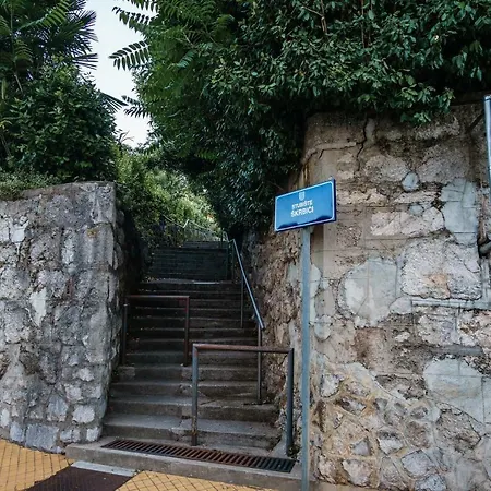 Lanca Apartament *